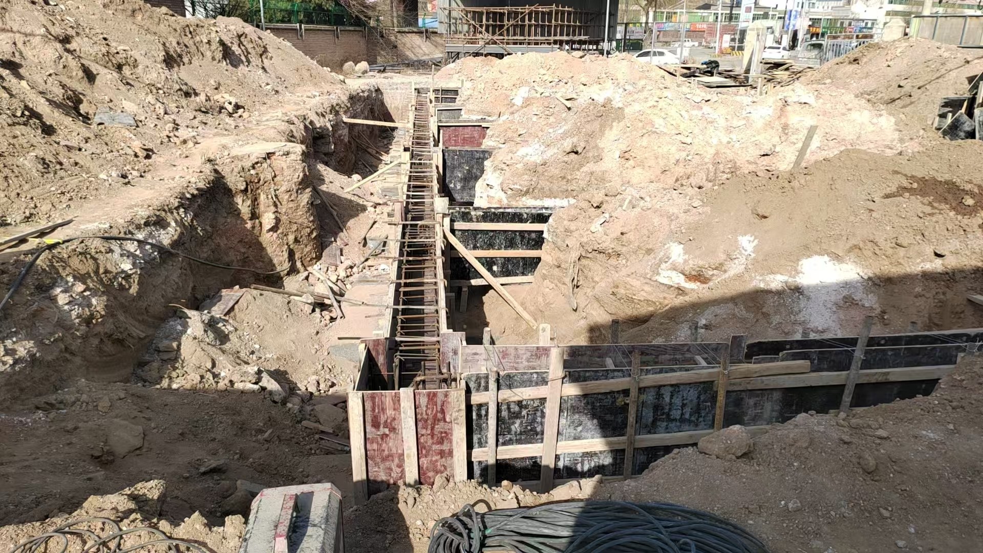 榆中縣甘草店鎮西村發展村集體經濟建設項目（二期）工程-預埋件安裝