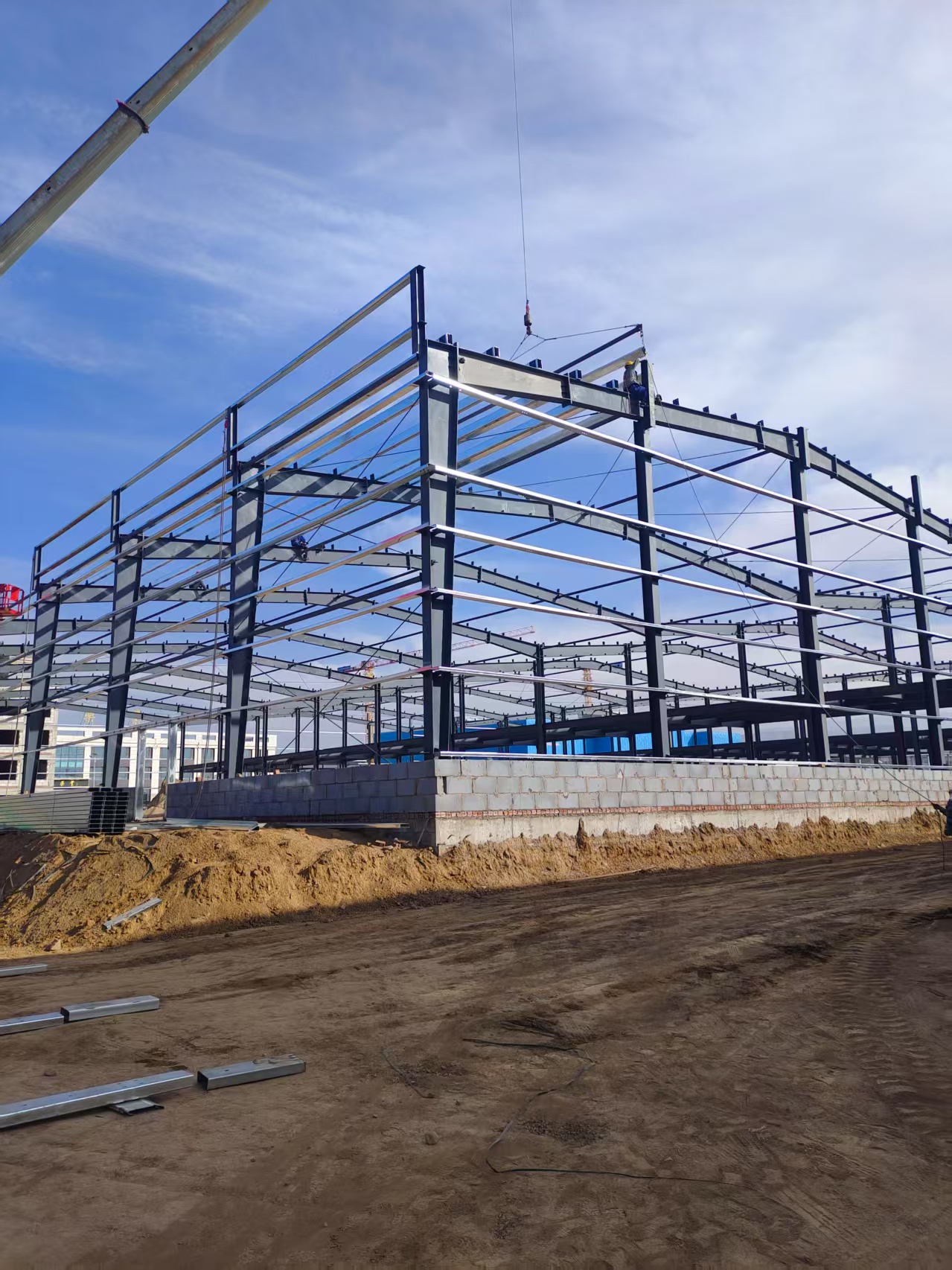 臨洮佳邦食品廠(chǎng)1#2#3#廠(chǎng)房檁條安裝