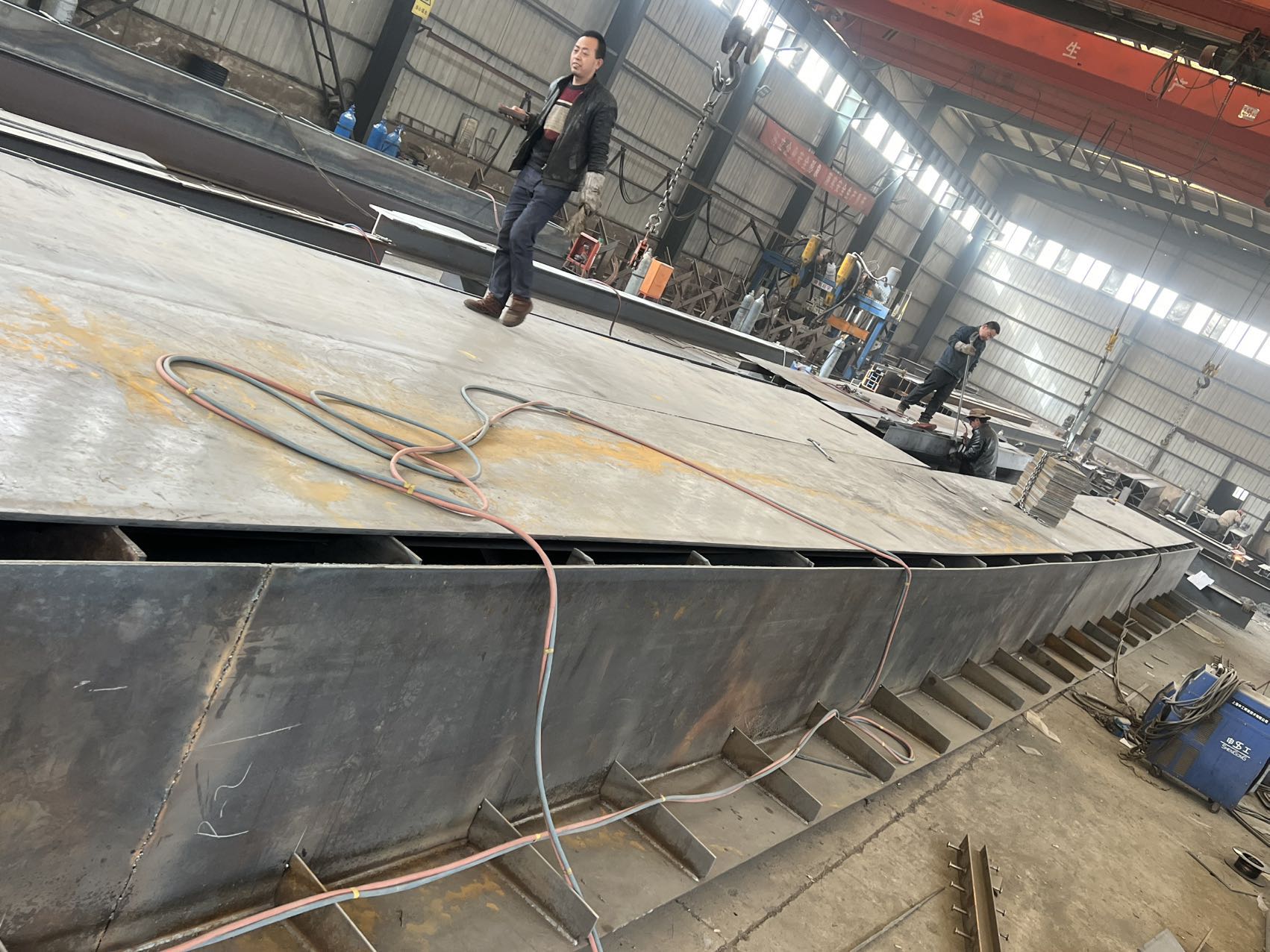 人行天橋加工中