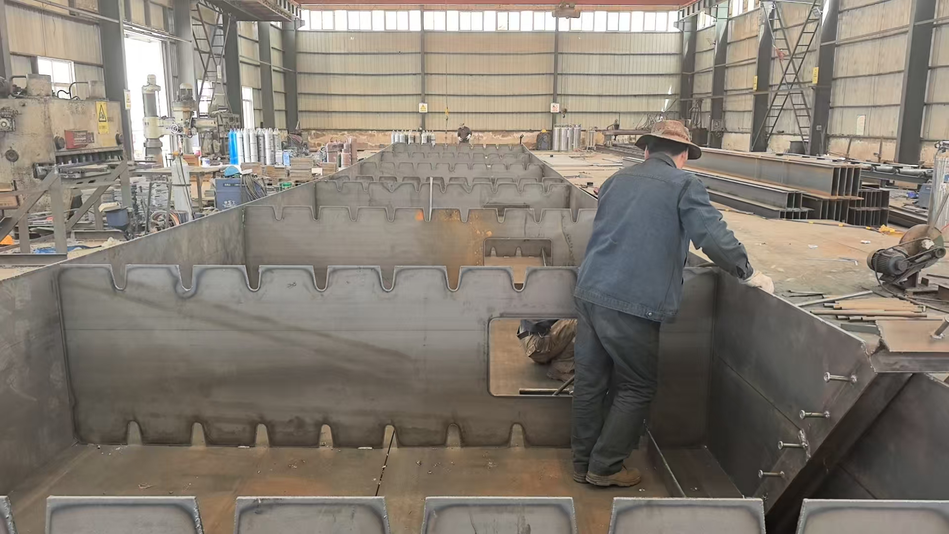 2024年平?jīng)鲋行某菂^(qū)北街小巷結(jié)構(gòu)橋梁工程