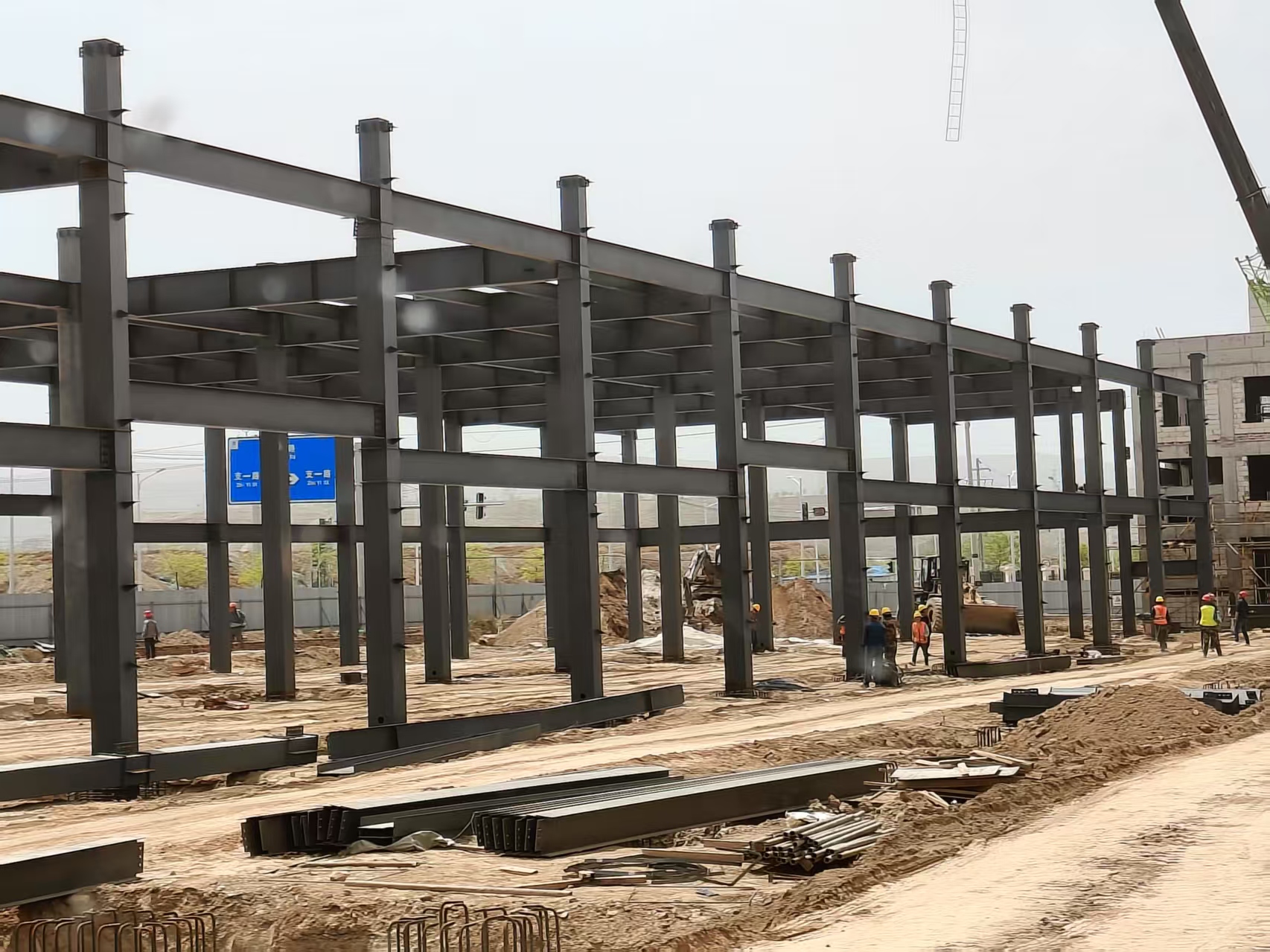 鋼結(jié)構(gòu)加工項(xiàng)目安裝現(xiàn)場(chǎng)