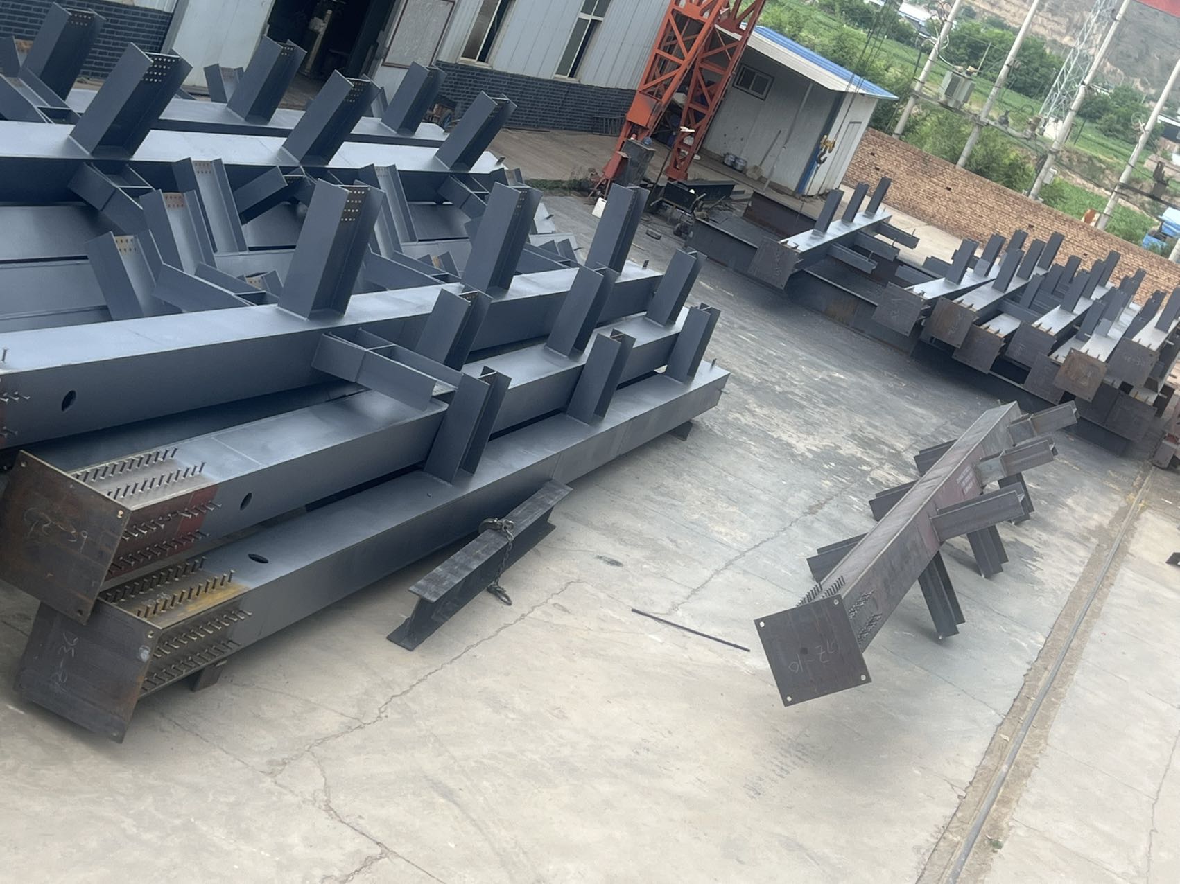 天水恒通汽車后市場產業園項目-鋼柱出廠